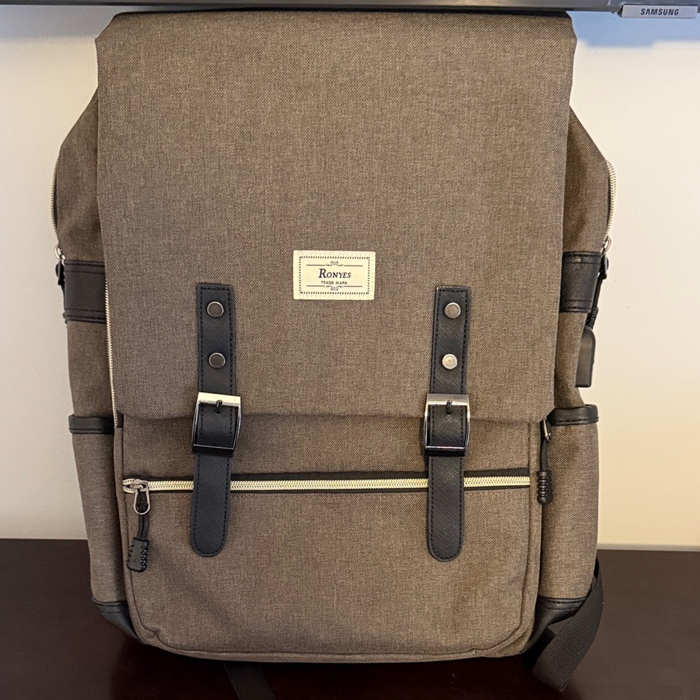 Versatile backpack for business or leisure.